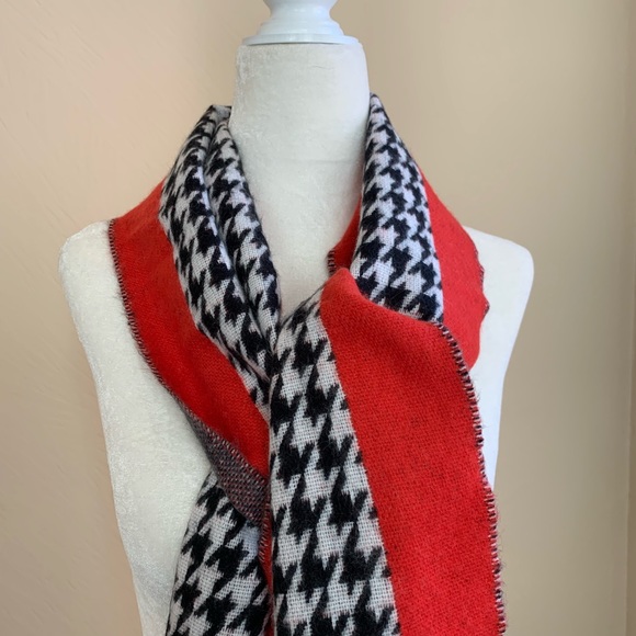 Charming Charlie Accessories - Charming Charlie Classic Herringbone Scarf